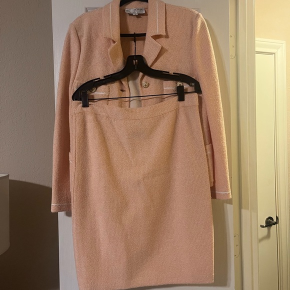 St. John’s Knit by Marie Gray suit - Picture 2 of 6